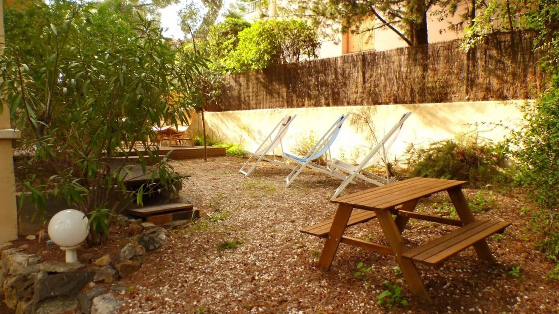 Spacious Cocoon With Nice Garden Close To The Sea Sanary-sur-Mer